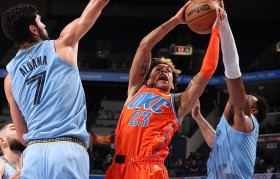 小贾伦杰克逊爆发灰熊主场战胜马刺