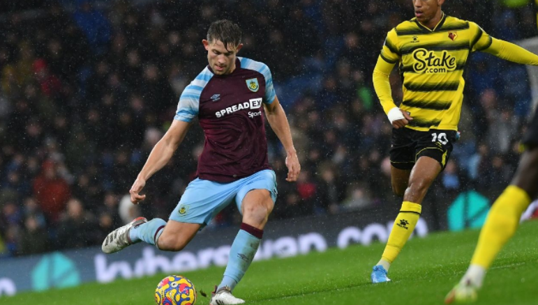  蒂勒曼斯凌空抽射，莱斯特城客场绝杀伯恩利重返前十